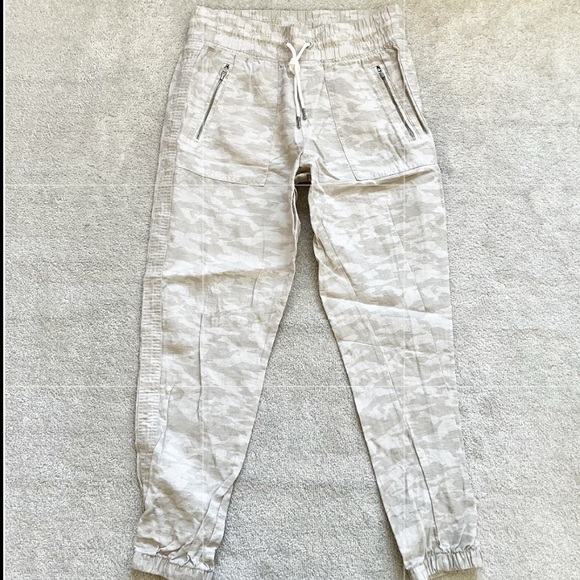 ATHLETA CABO TIDE LINEN JOGGER SIZE 4 STYLISH ATHLEISURE CASUAL COOL VACATION - Picture 2 of 10